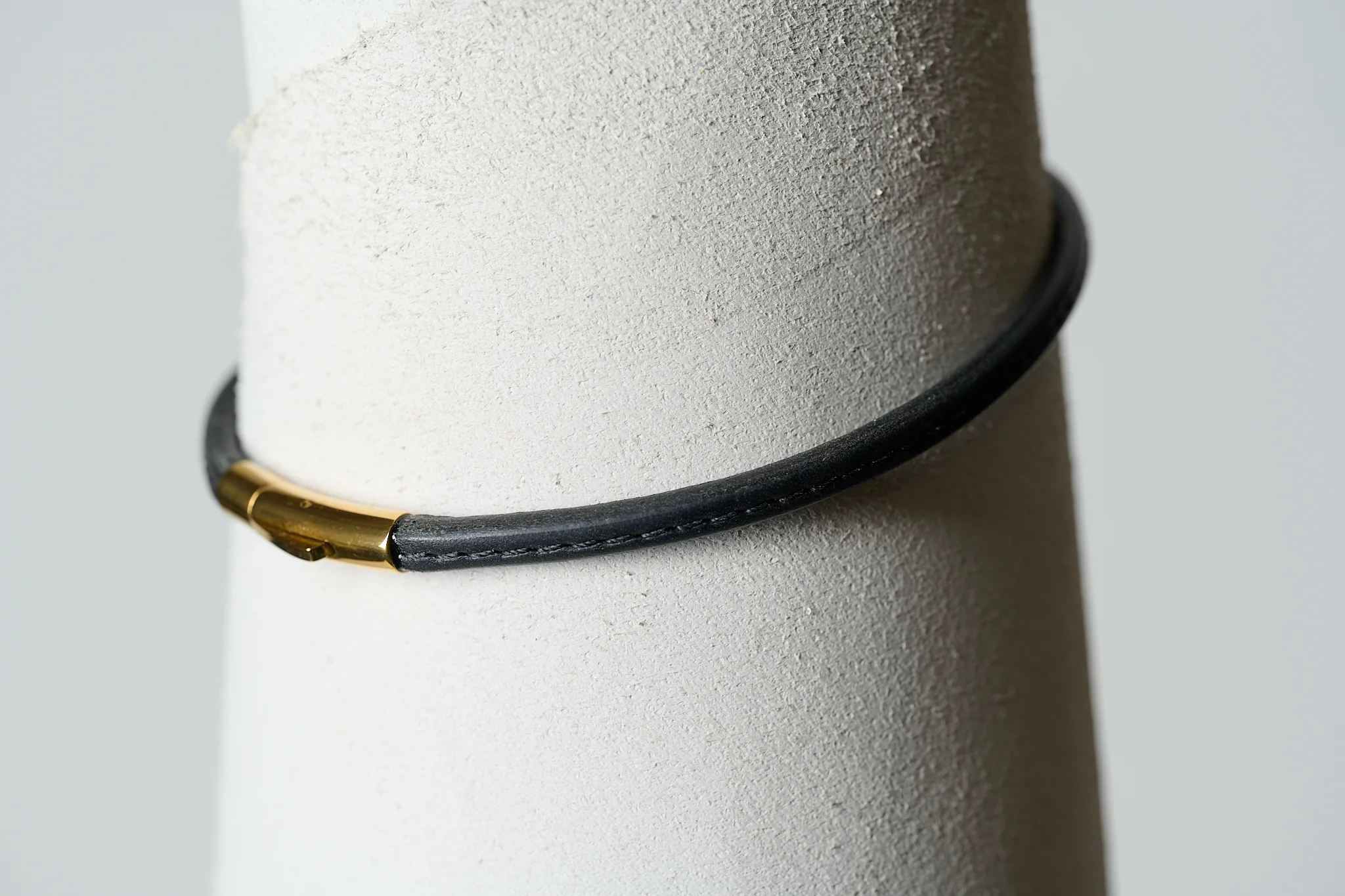 The Peek-A-Boo | Leather Day Collar - Image 22