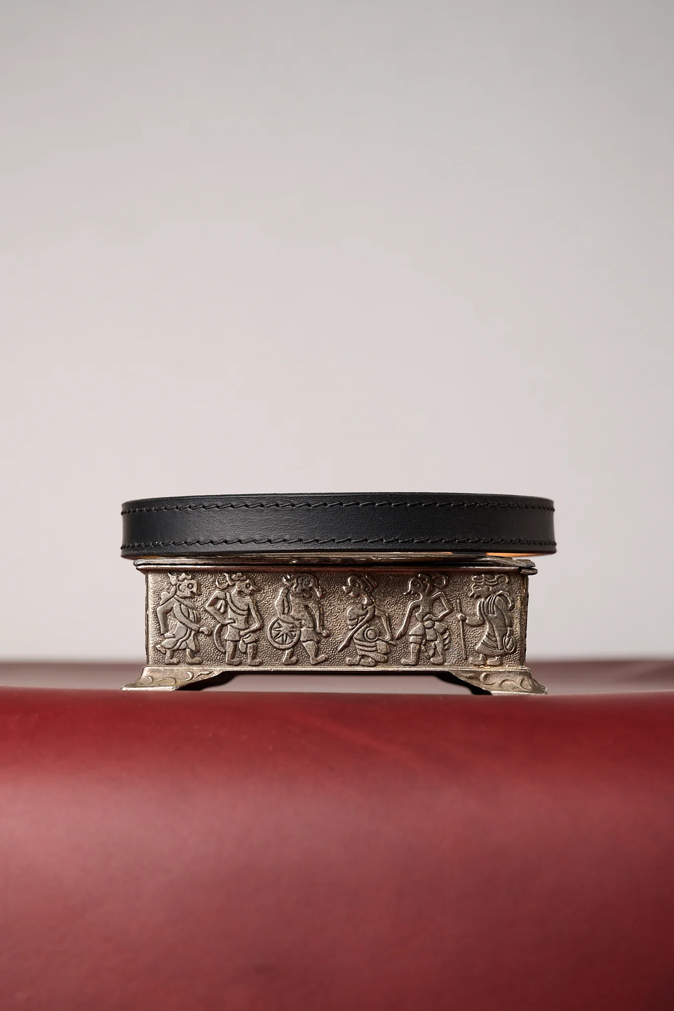 The Classic | Luxury Leather Collar - Image 3